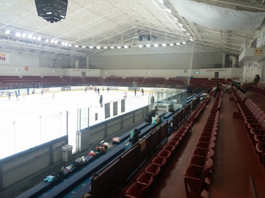 Dydo_seats for spectators_R